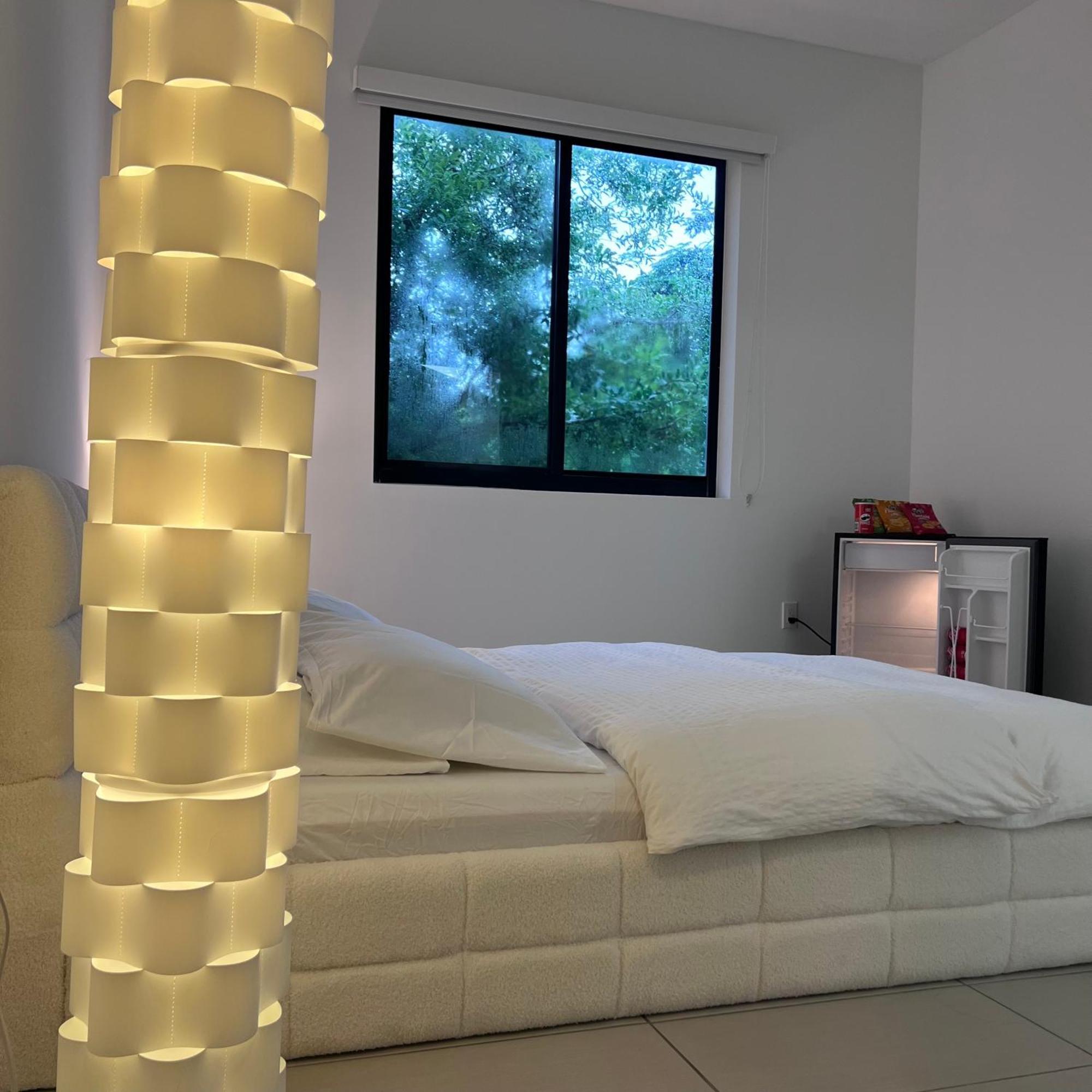 Master Bed Room In Calle Ocho Miami Exterior foto